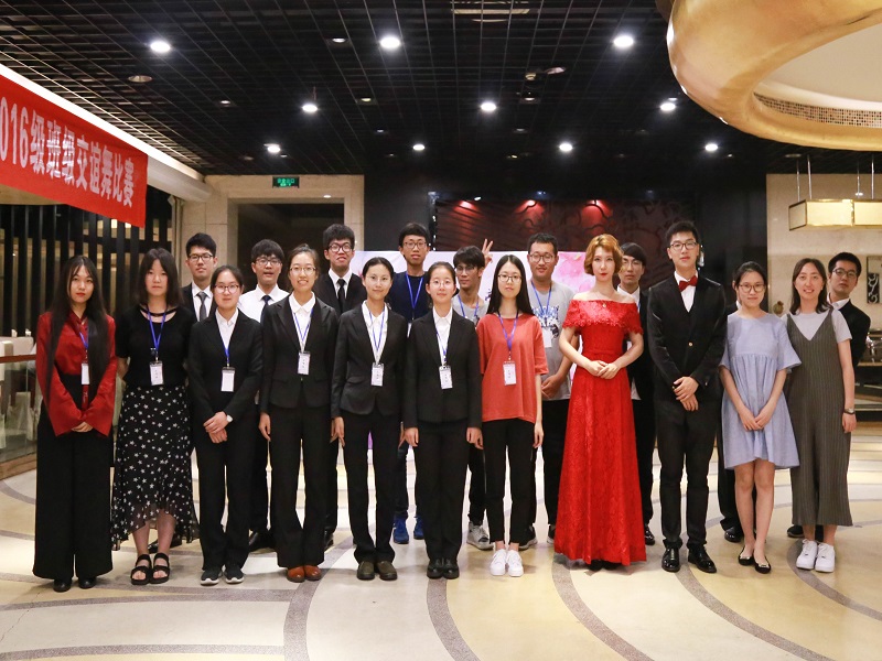 1528703662131014.jpg 工作人员合照.jpg